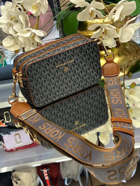 Snapshot Style Crossbody Bag - Image 2